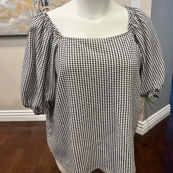 Dress up or wear it casually!  Worn a few times - Picture 2 of 3